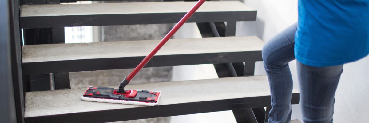 Innenreinigung / Treppenhausreinigung Innenreinigung / Treppenhausreinigung